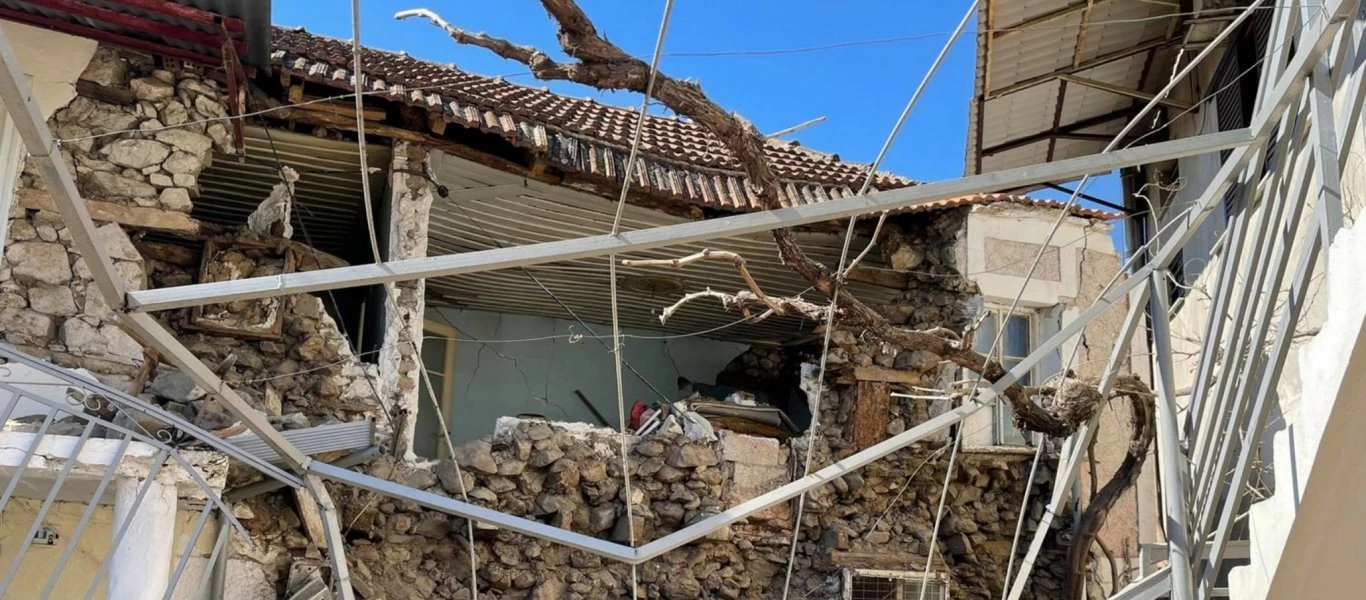 Σεισμολόγοι: Καλούν τους κατοίκους να μείνουν εκτός των οικιών τους κάποιες ώρες